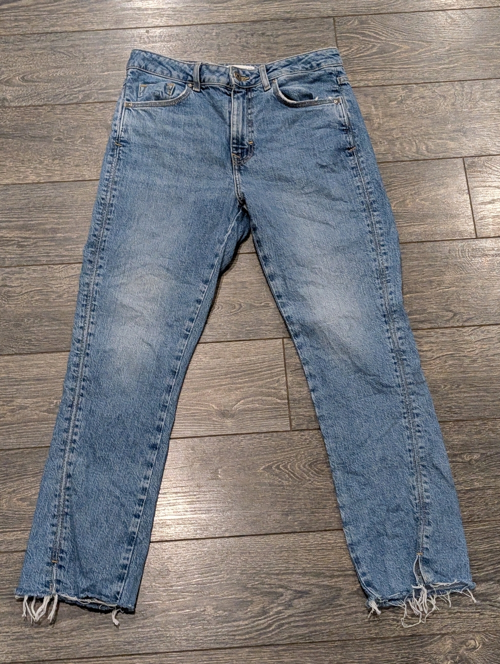 ZARA Women's Jeans Blue Medium Wash STRAIGHT LEG FRAYED HEM W/ Slit High Rise